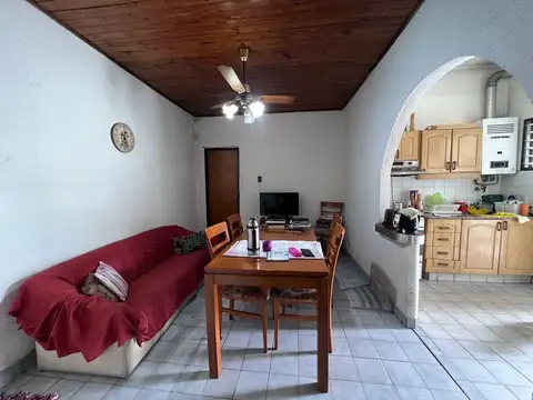 Depto Tipo Casa en Venta en Liniers, USD 117.000