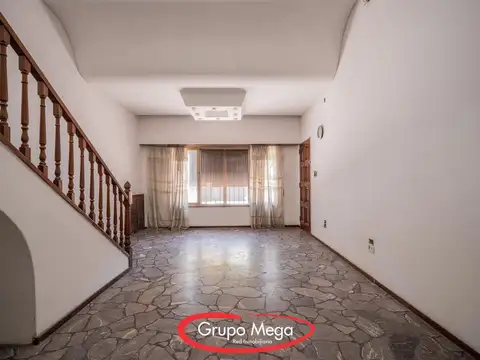 E Venta – Casa de 5 Ambientes con Patio Terraza y Garage en LiniersCasa