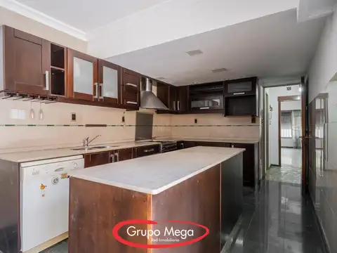 E Venta – Casa de 5 Ambientes con Patio Terraza y Garage en LiniersCasa