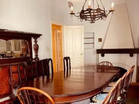 Casa en venta - 3 Dormitorios 2 Baños - Cochera - 452Mts2 - General Belgrano