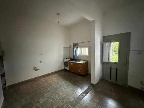 Casa 3 ambientes con 1 baño