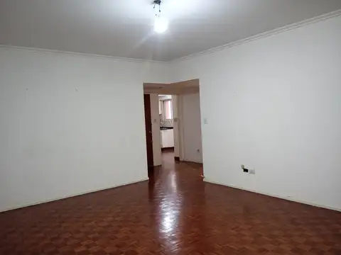 Alem 100, Piso 8