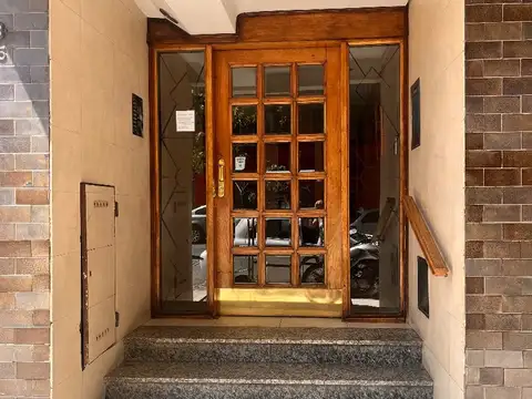 MONOAMBIENTE CON PATIO - BAJAS EXPENSAS