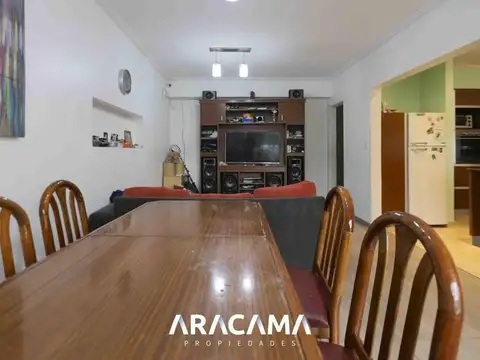 Casa 6 ambientes con 3 baños