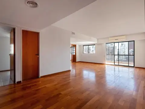 Departamento 8 ambientes con 3 baños