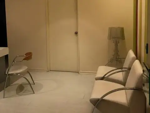 PORTUNIDAD, DOBLE OFICINA. Apta Profesional con baño privado con EXPENSAS INCLUIDAS