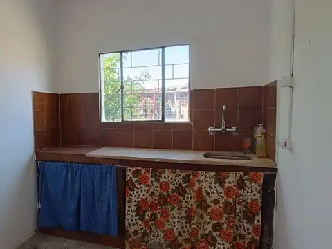 Casa 4 ambientes con 1 baño