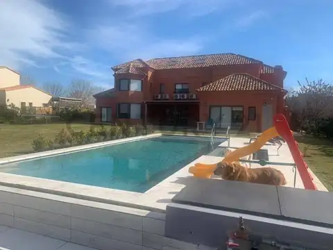 Casa en Venta de 5 dormitorios