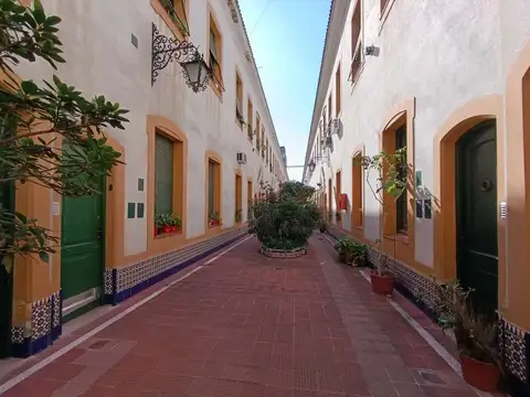 4Amb PH Edificio Pje SARMIENTO estilo ANALUCIA MB 1 Piso vista a Hermoso Patio -Silencio y confort-