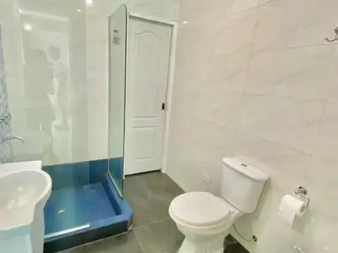 Casa en Alquiler con 4 cocheras