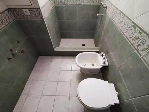 CASA 3 AMBIENTES EN VENTA EN BENAVIDEZ TIGRE CON JARDIN GALERIA Y PARRILLA APTO CREDITO