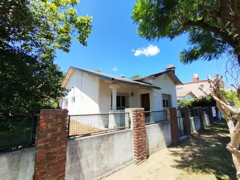CASA 3 AMBIENTES EN VENTA EN BENAVIDEZ TIGRE CON JARDIN GALERIA Y PARRILLA APTO CREDITO