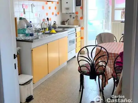 Depto. 3 Amb. al frente y a Mts. de Av. Maipu