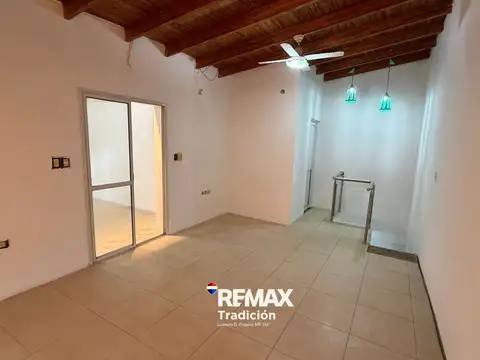 Casa 6 Amb. En Venta excelente ubicación c/Local