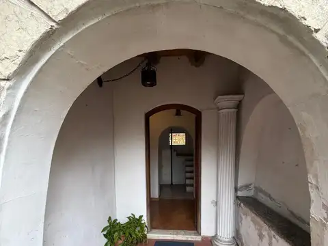 Casa en Alquiler con 1 cochera