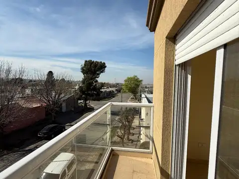 Departamento en venta c/ cochera en Rosendo López