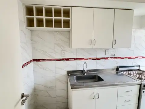 ALQUILER CONSULTORIO 2 AMBIENTES BALCON ALMAGRO