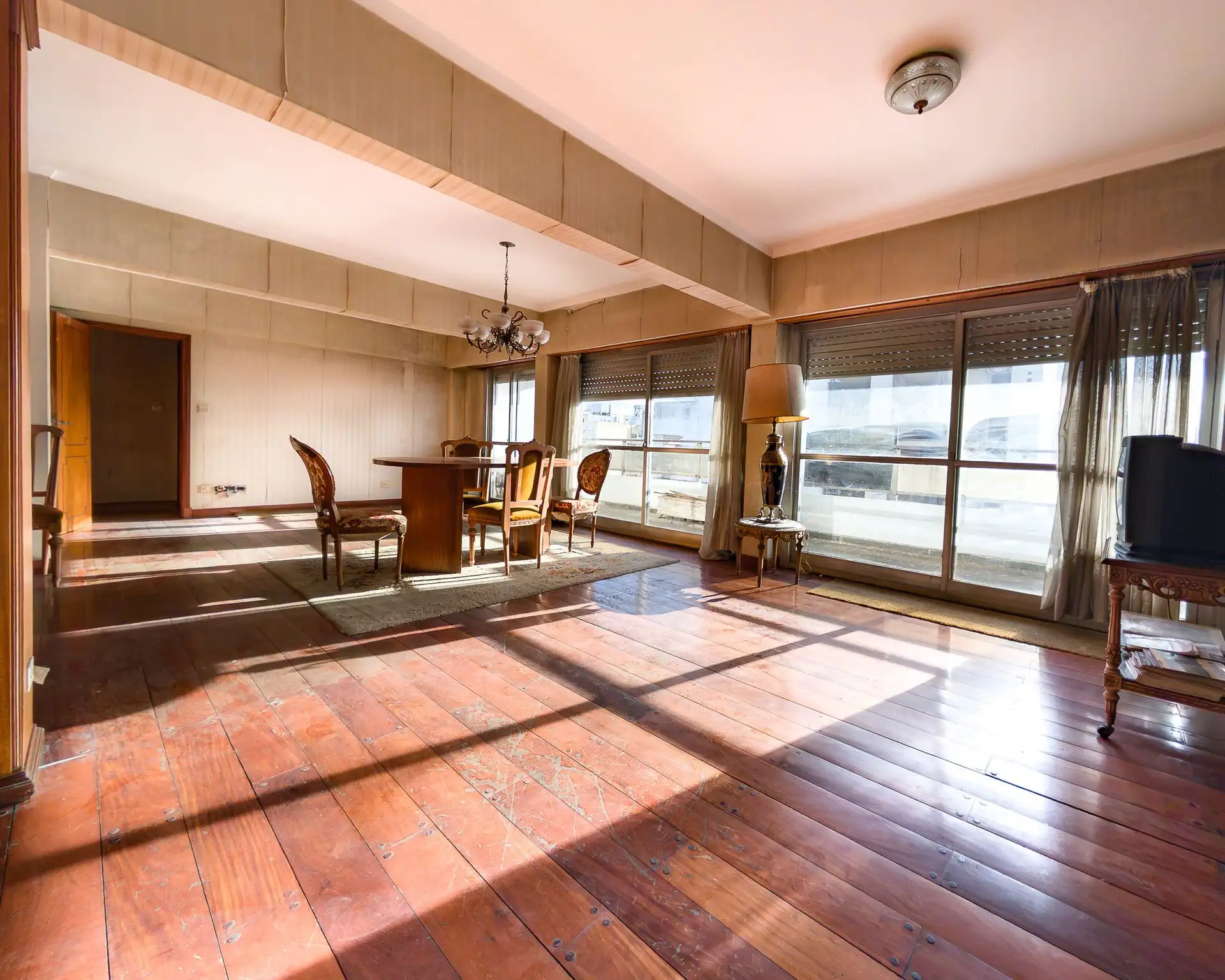 VENTA DEPARTAMENTO 4 AMBIENTES LA PERLA