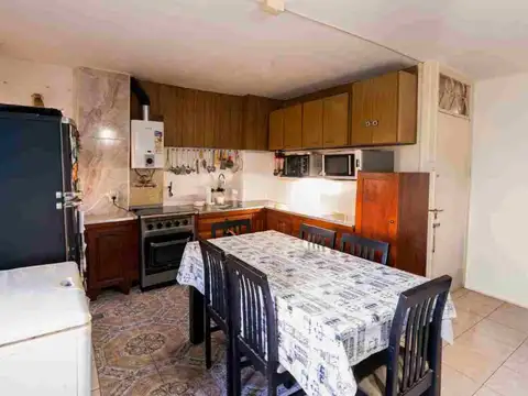 DEPARTAMENTO  4 AMBIENTES VENTA AVELLANEDA CENTRO