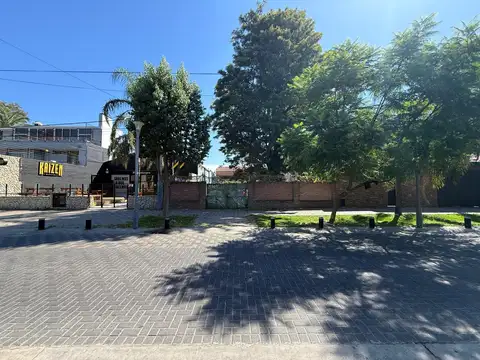 Terreno en Venta 27  mts Fondo