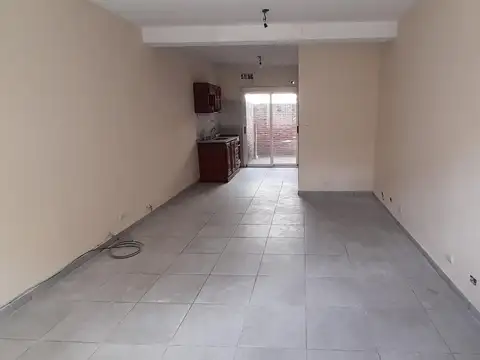 Departamento en Alquiler en Floresta, $ 400.000