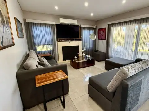 Casa en Alquiler de 5 dormitorios