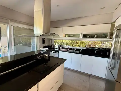 ALQUILER CASA 7 AMB A LA LAGUNA NORDELTA ALISOS