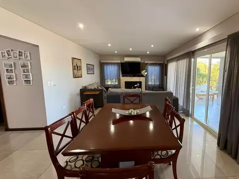 Casa 7 ambientes con 6 baños