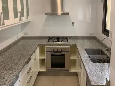 Catamaran 7 100, Piso 5