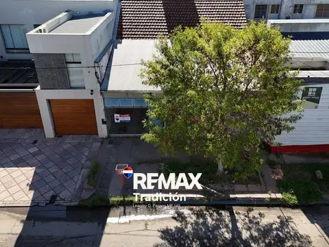 Casa 5 dorm. en venta – Resistencia – Patio amplio