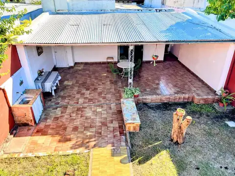CASA EN VENTA 4 AMBIENTES C/COCHERA ITUZAINGO BsAs