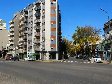 Hermoso departamento en fonrouge esquina Rivadavia