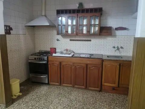 Casa 4 ambientes con 1 baño