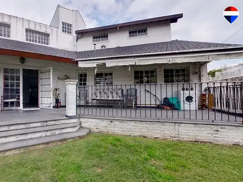 Casa 6 ambientes con 3 baños