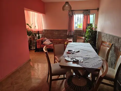 Casa 3 ambientes con 2 baños