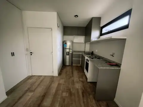ALQUILER  MONOAMBIENTE EN VILLA SANTA RITA  CON  BALCÓN