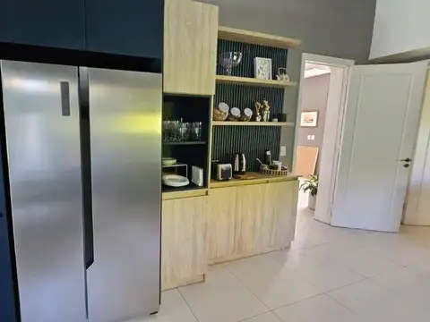 Casa en Venta con 4 cocheras