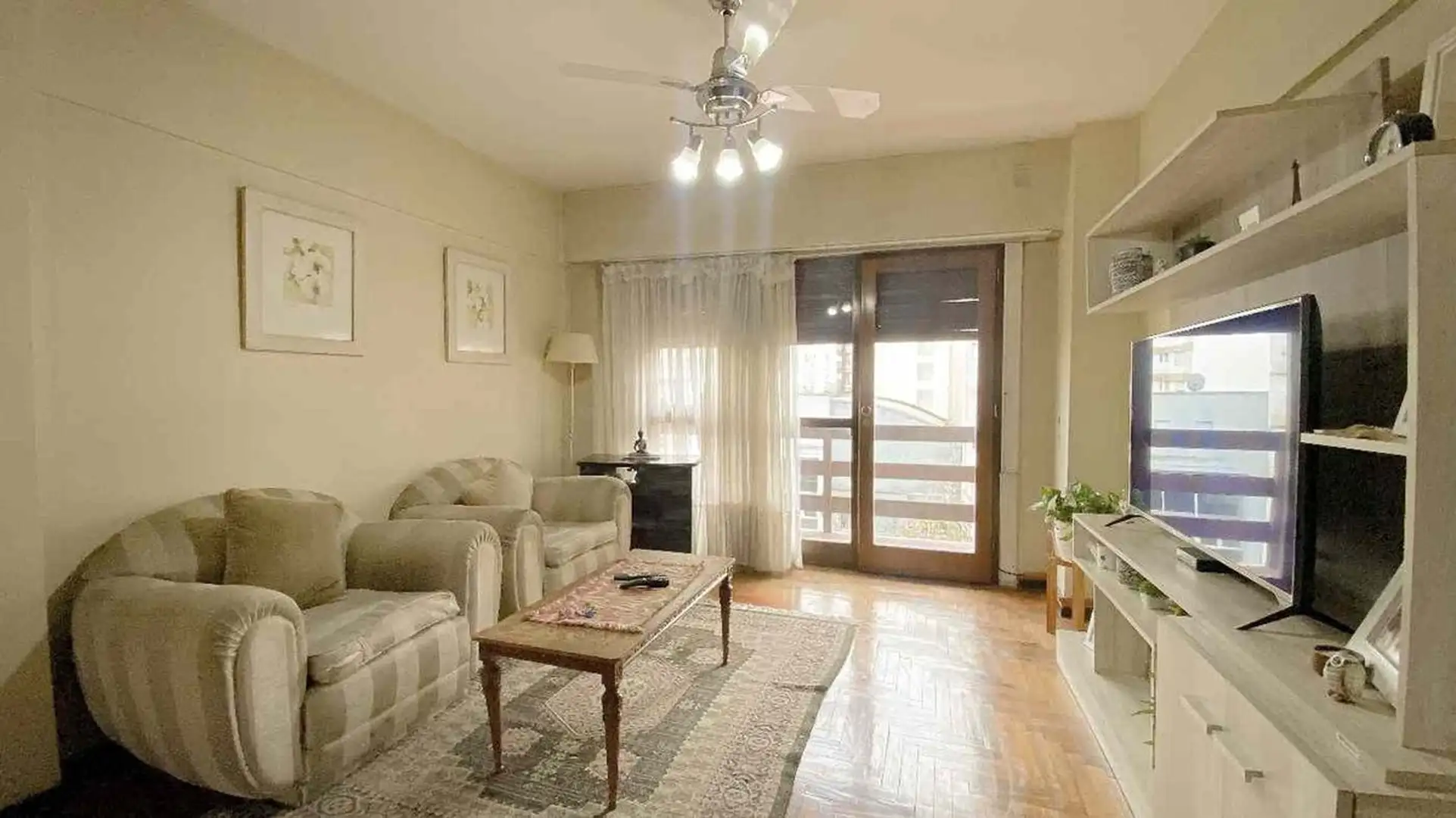 Venta departamento 3 amb con dependencia y cochera