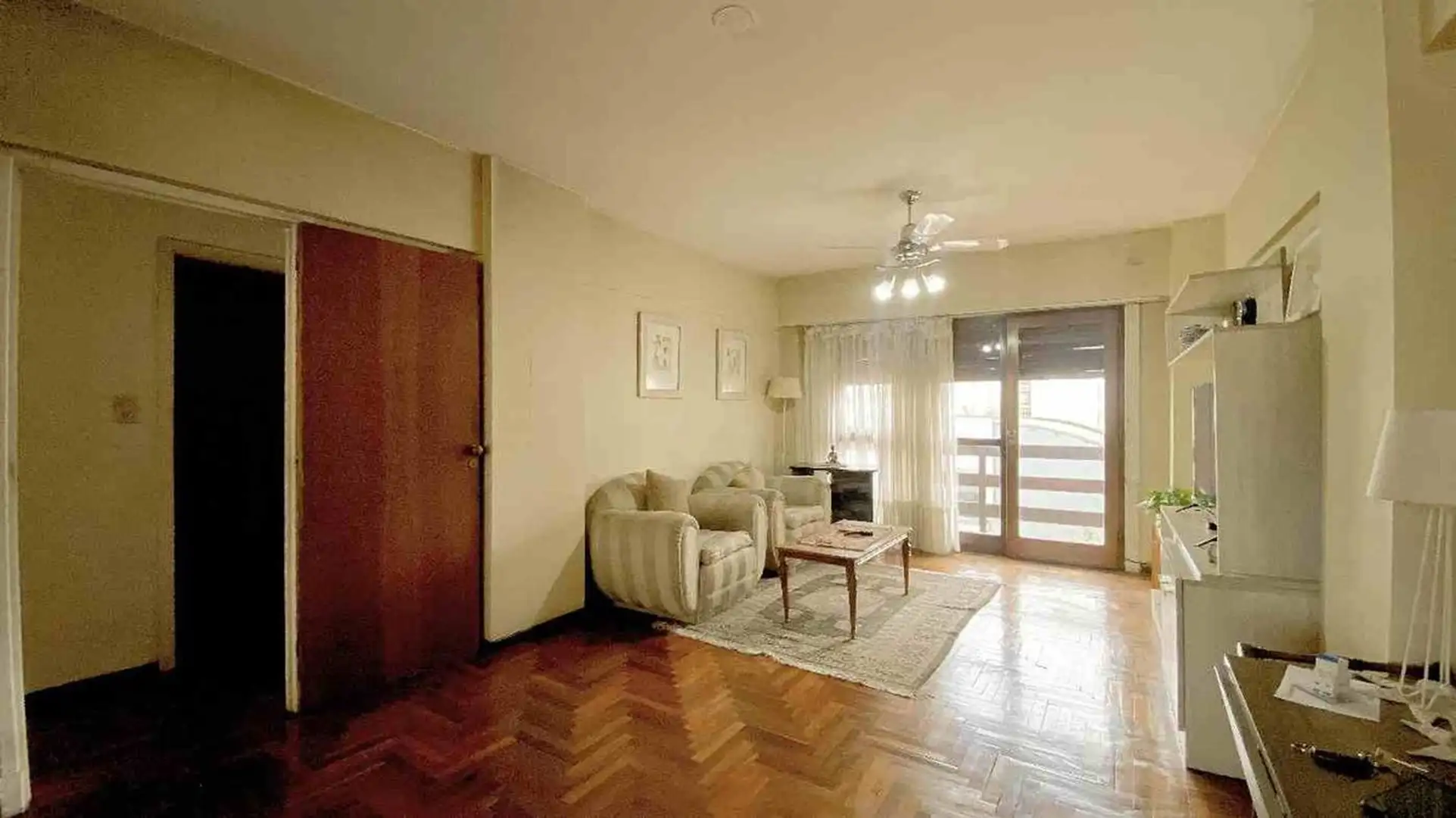 Venta departamento 3 amb con dependencia y cochera