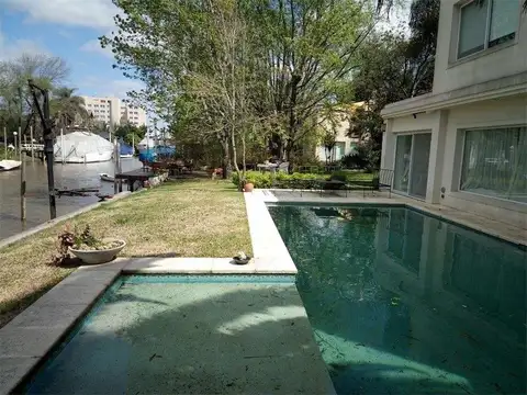 VENTA-tigre-gba norte-230 mts cubiertos ,,pileta,amarra propia,barrio cerrado country tigre.al rio