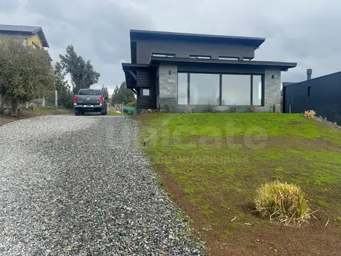Casa a estrenar en Barrio cerrado en Bariloche