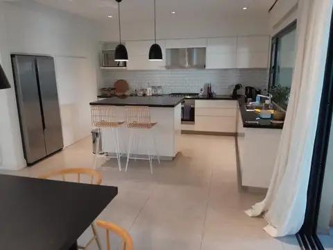 Casa en Venta en Adrogue, USD 590.000