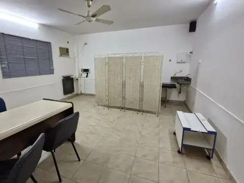 VENTA CASONA APTA USO PROFESIONAL, BERNAL CENTR0