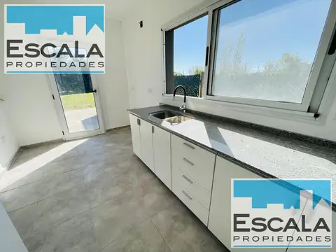 Casa 3 ambientes con 2 baños
