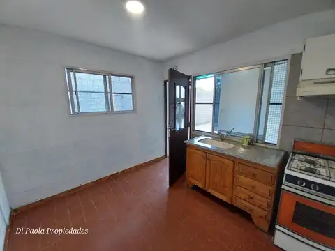 Depto Tipo Casa en Alquiler en Lomas de Zamora, $ 270.000