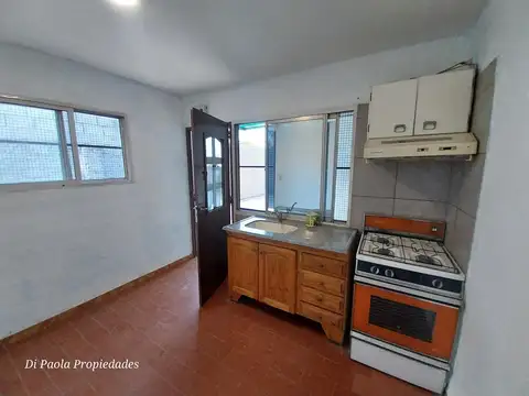 Depto Tipo Casa 2 ambientes con 1 baño