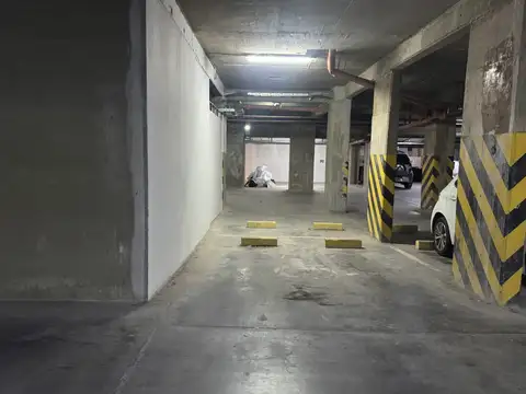 Venta de cochera amplia en Paseo Quattro, Villa Carlos Paz.