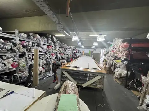 Galpon en Venta en Flores, USD 1.599.000