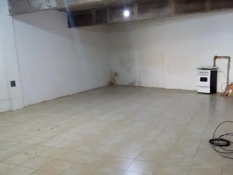 LOCAL SOBRE AV CORDOBA APTO TODO RUBRO SIN TIRAJE