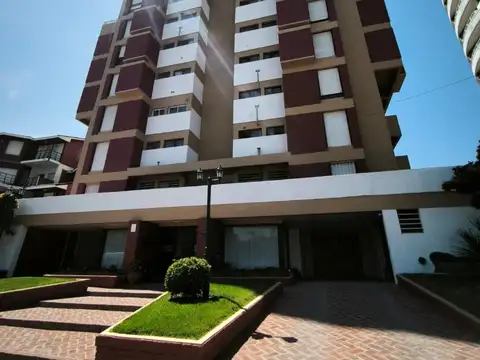 Avenida 1 650 , Piso 2